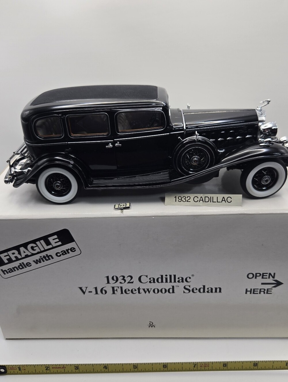 1932 Cadillac V-16 Fleetwood Sedan precision die-cast model car in a 1:24 scale